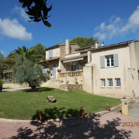 Mas Les Vieux Chenes Bed & Breakfast Lambesc Exterior foto