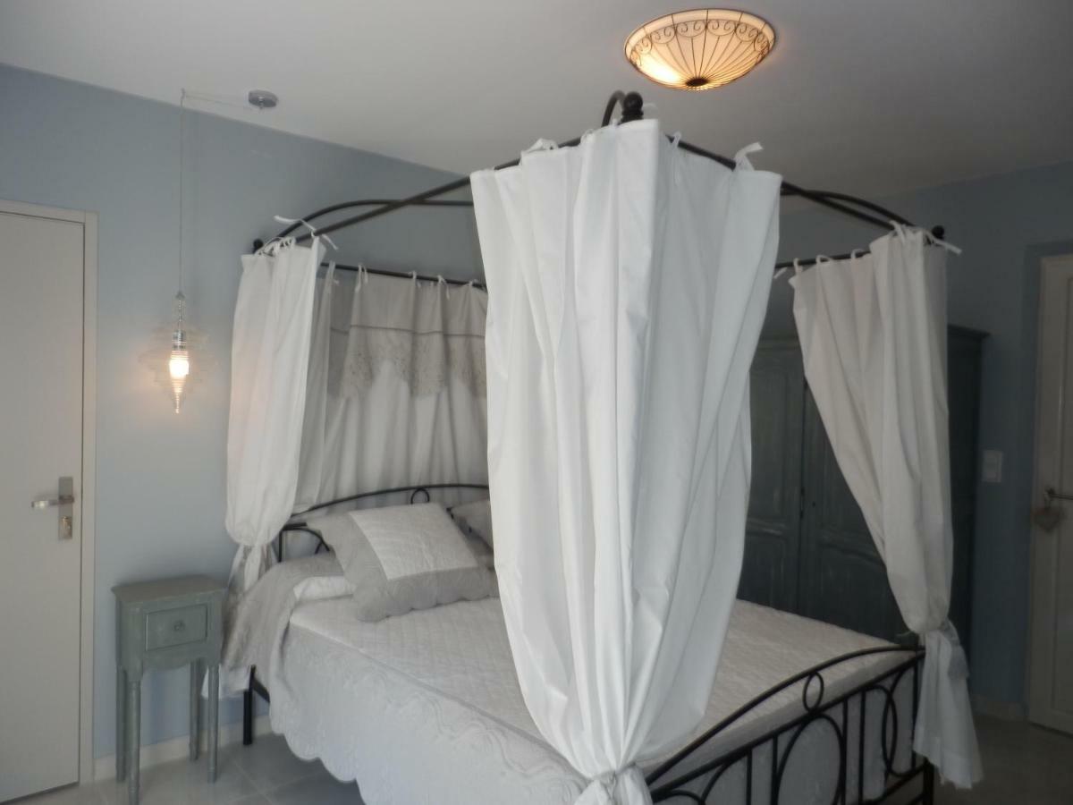 Mas Les Vieux Chenes Bed & Breakfast Lambesc Exterior foto